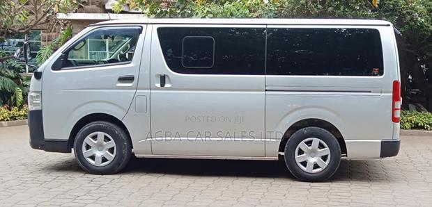 Toyota HiAce 2017 Silver - thumbnail 5