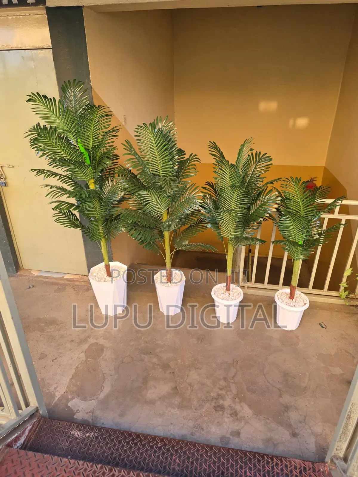 180cm Artificial Decorative Indoor Palm Plant Wt Plastic Vase Pebbles