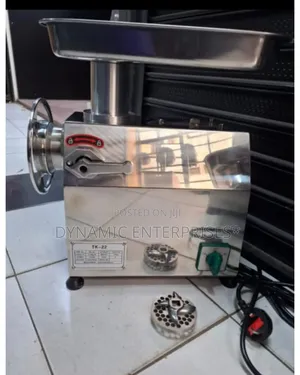 Heavy Duty Tk-22 Commercial Meat Mincer With Reverse Gear
