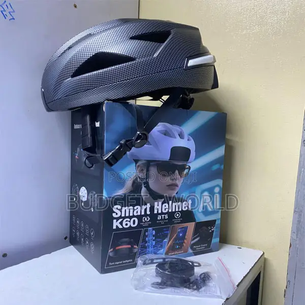 Smart Cycling Helmet With Airflow Vents