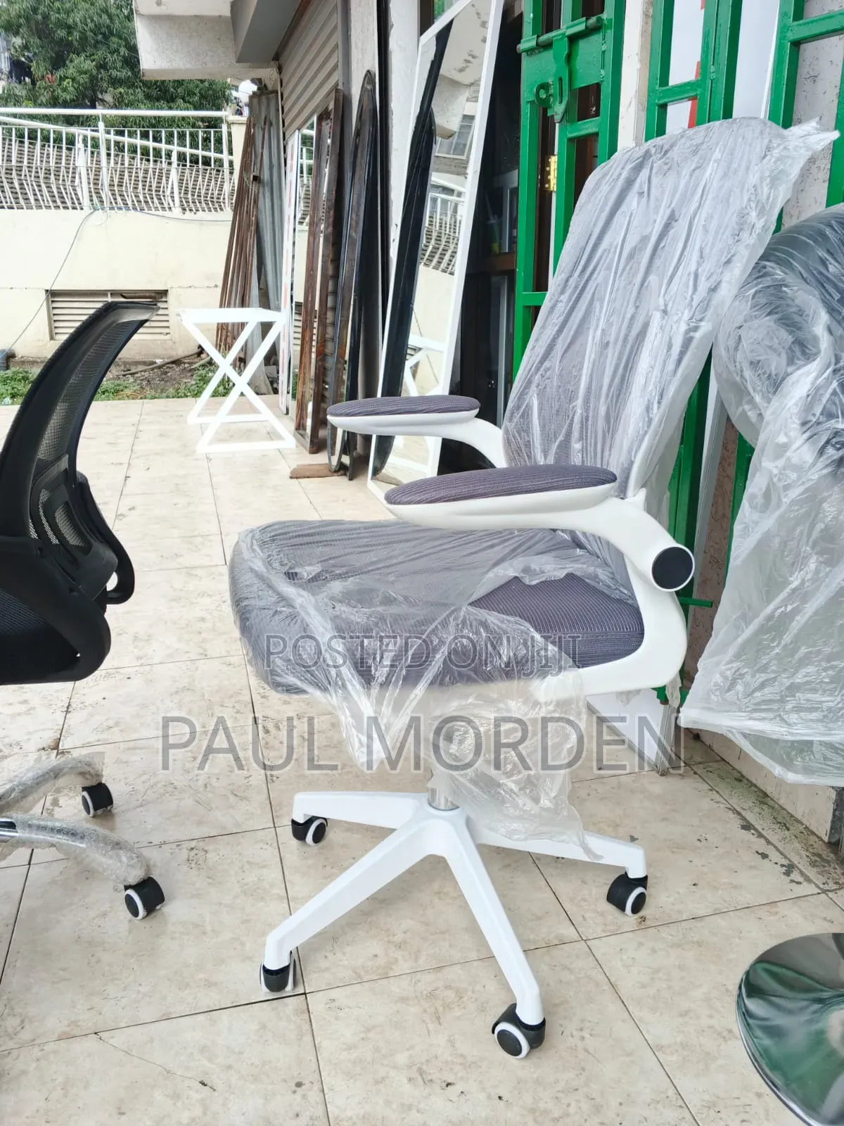Office Chair :Swivel Office Chair With Armrest