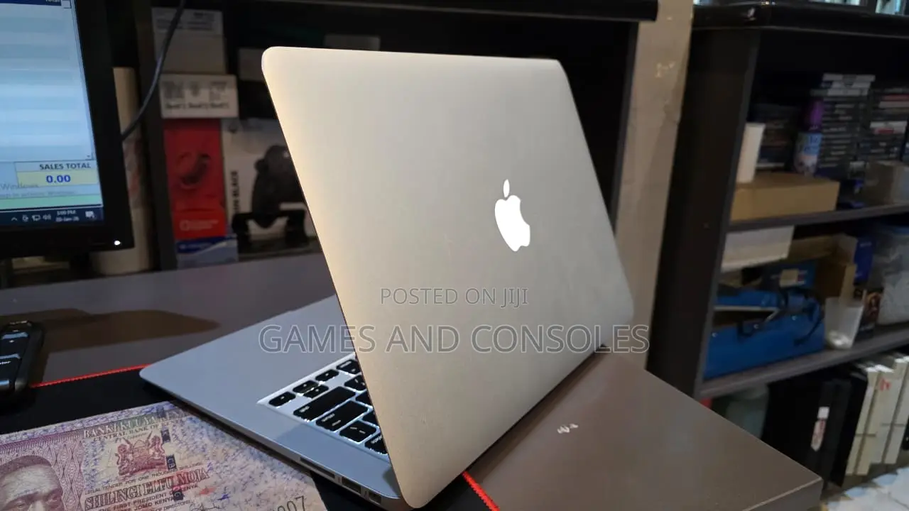 Laptop Apple MacBook Air 4GB Intel Core I5 SSD 128GB