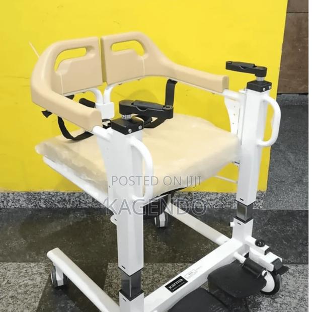 Patient Transfer Chair – Safe Comfortable Mobility Aid