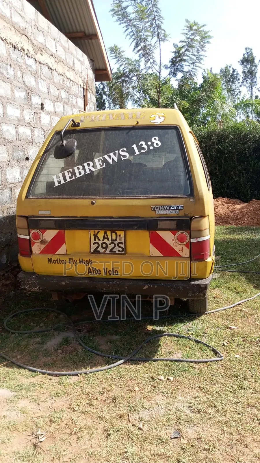 Toyota HiAce 1985 Yellow