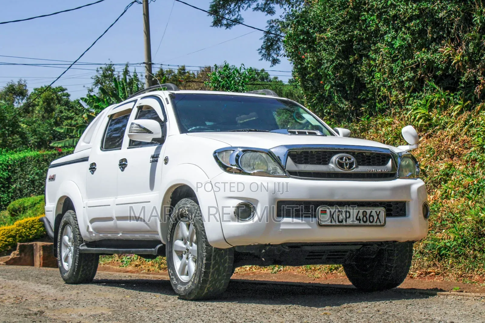Toyota Hilux 2012 White