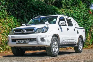 Toyota Hilux 2012 White