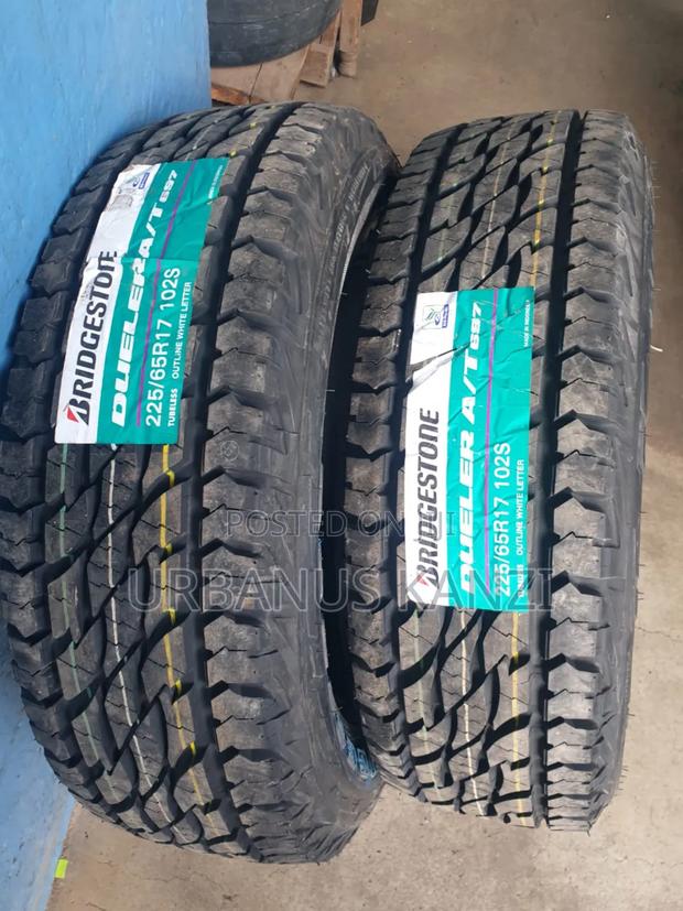 225/65r17 Bridgestone - main view