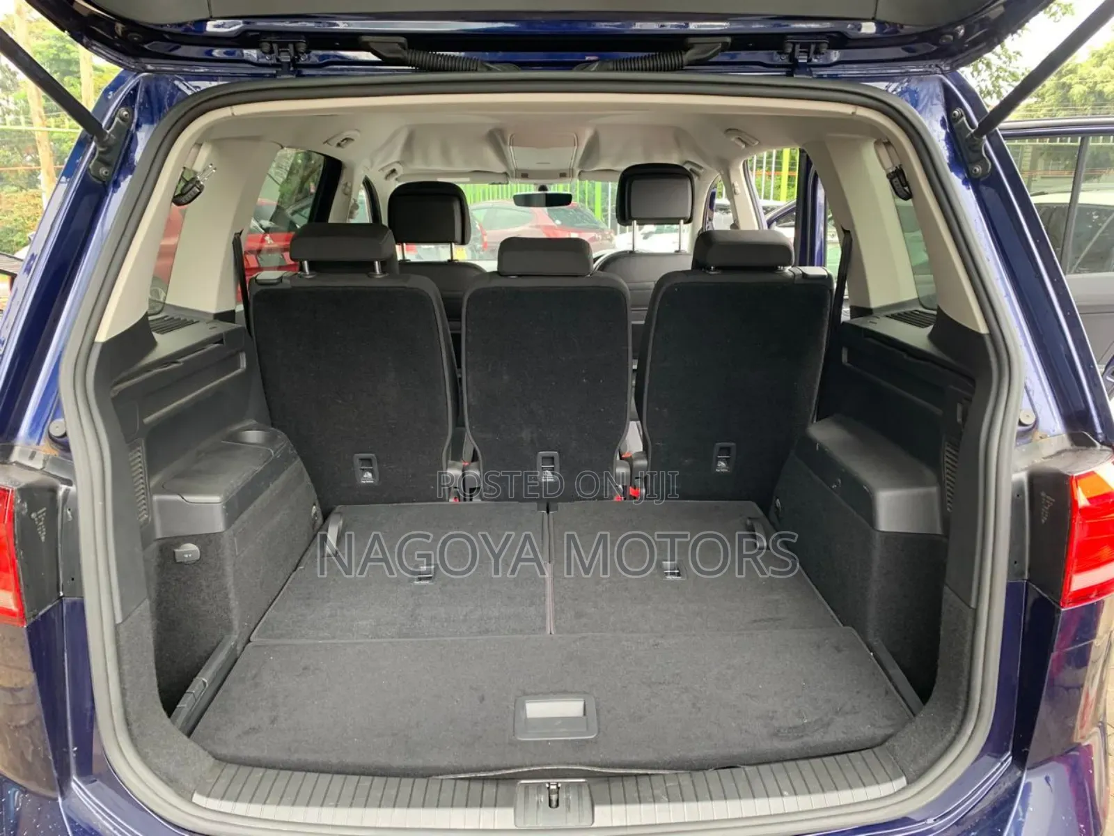 Volkswagen Touran 2017 Blue