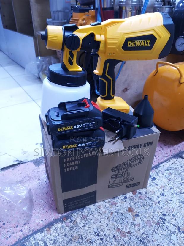 Powerful Dewalt Cordless Spray Gun - thumbnail 3