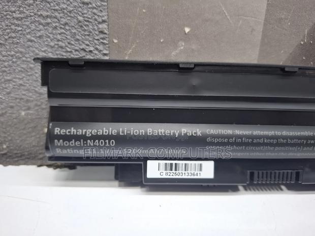 Dell Inspiron N5050 Battery Replacement - thumbnail 3