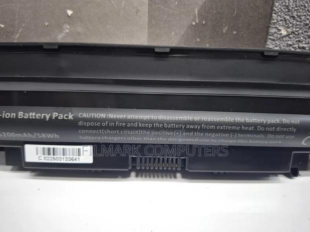Dell Inspiron N5050 Battery Replacement - thumbnail 6