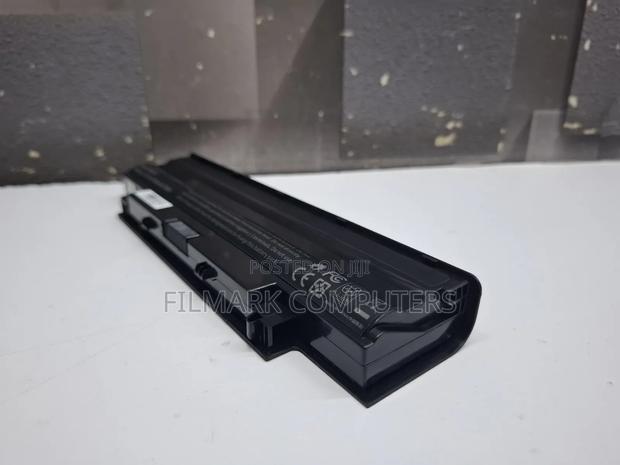 Dell Inspiron N5050 Battery Replacement