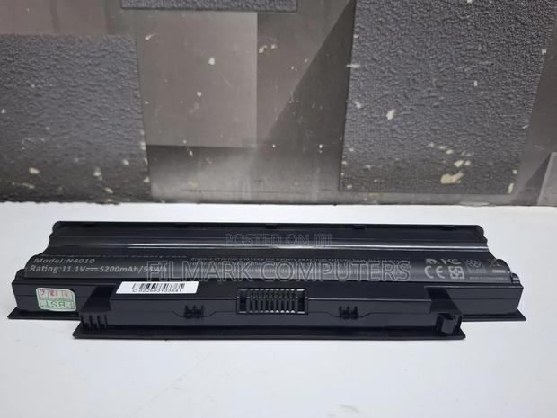 Dell Inspiron N5050 Battery Replacement - thumbnail 7