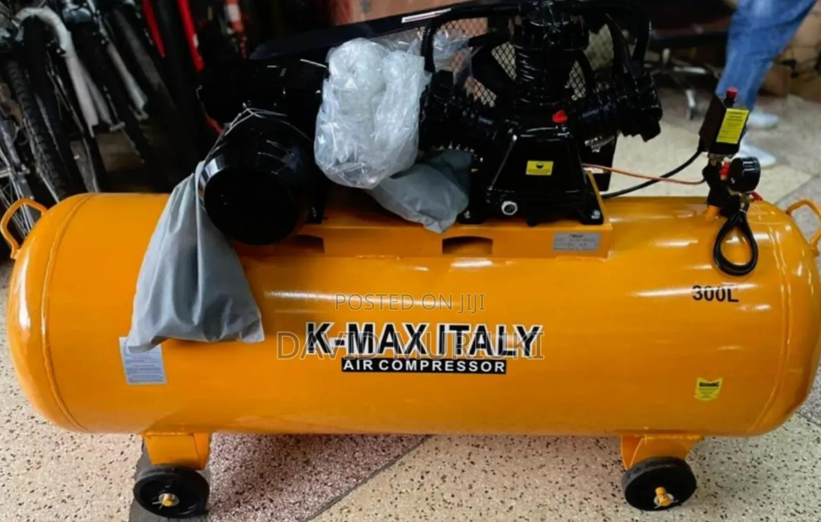 300l Electric Air Compressors, 3piston 4hp Motor, 8 Bar 116ps Pressure