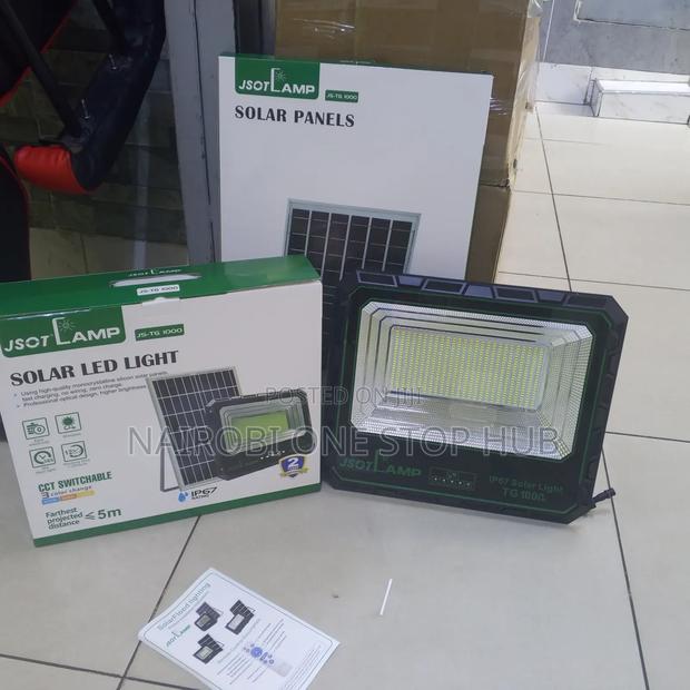 1000w Solar Flood Light With Remote Control – Outdoor Use