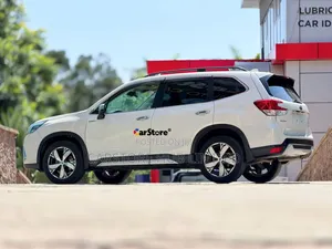 Subaru Forester Premium AWD 2019 White