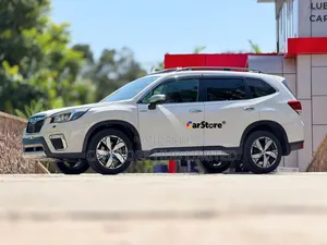 Subaru Forester Premium AWD 2019 White