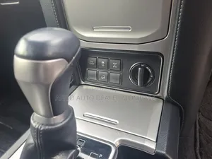 Toyota Land Cruiser Prado 2.8 2018 Gold