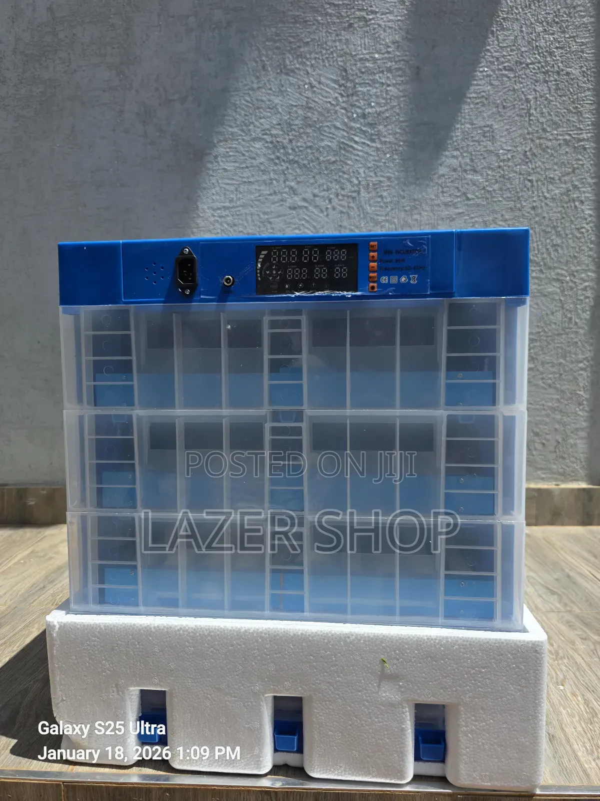 256 Eggs Incubator 
Ac/Dc =
