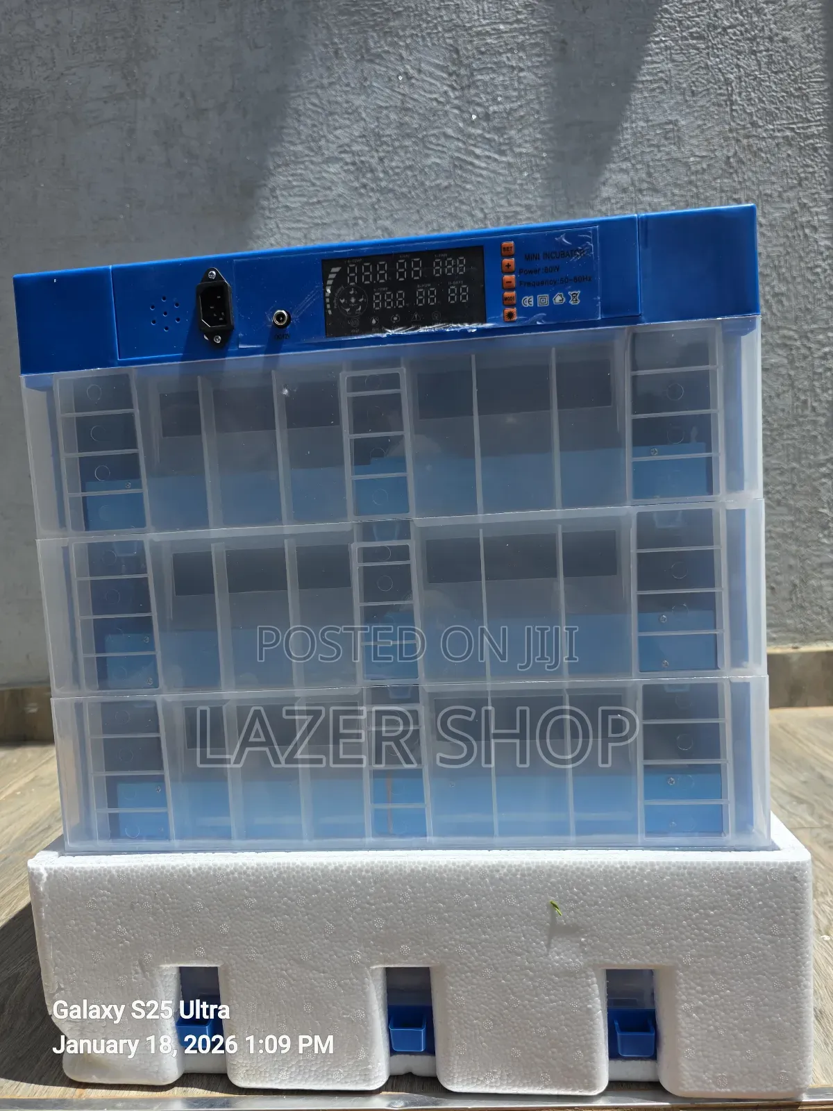 256 Eggs Incubator 
Ac/Dc =