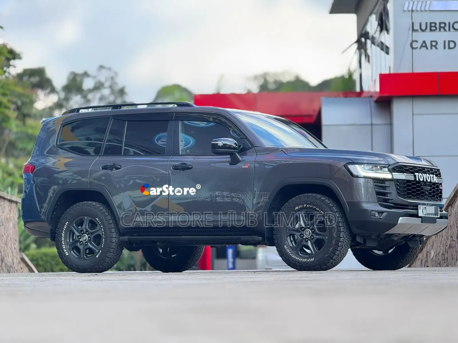 Toyota Land Cruiser LC300 2024 Gray