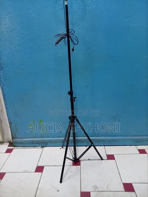 Yunteng Heavy Duty Camera and Phone Tripod.1.8m