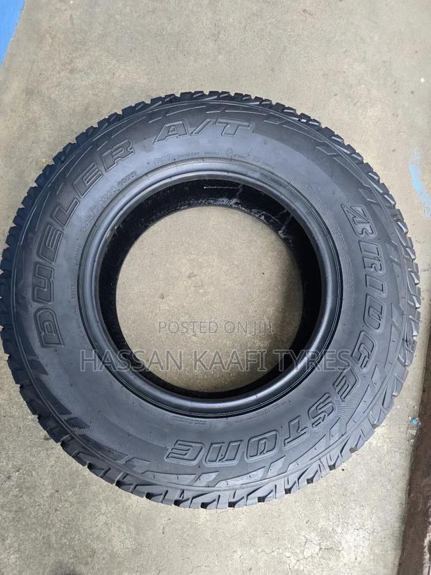 245/70r16 Bridgstone  Tyre - thumbnail 4