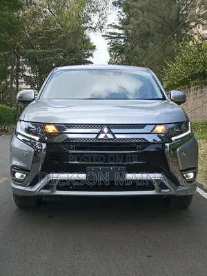 Mitsubishi Outlander 2.0 PHEV AWD 2018 Silver