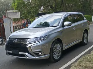 Mitsubishi Outlander 2.0 PHEV AWD 2018 Silver
