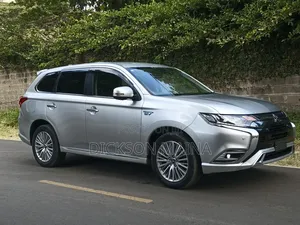 Mitsubishi Outlander 2.0 PHEV AWD 2018 Silver