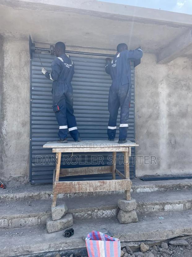Shop Front Manual Roller Shutter - thumbnail 3