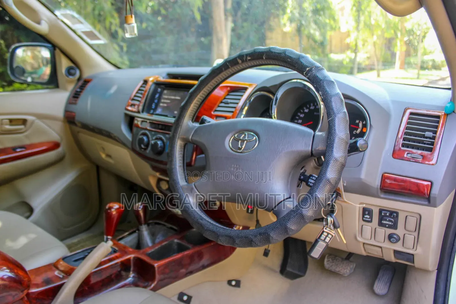 Toyota Hilux 2012 White