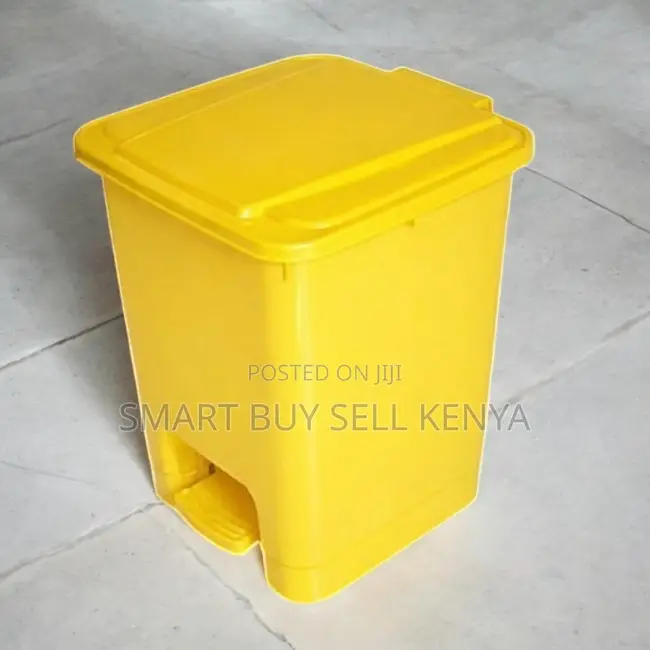 Hands-Free 30l Hard Plastic Body Step Pedal Waste Garbage Dust Bin