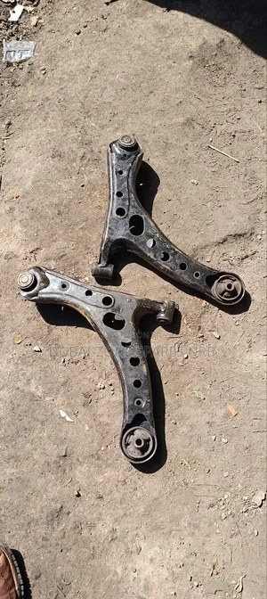 Control Arms Noah, Isis Voxy