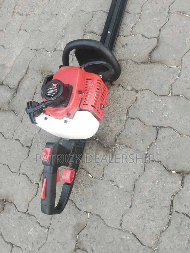 2 Stroke Hedge Trimmer - main view