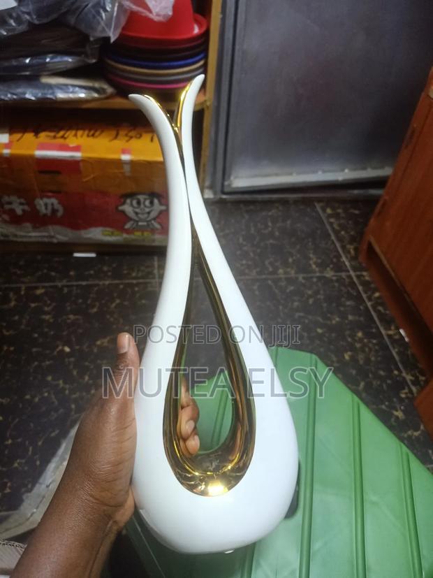 Executive White Emerald Green Max Flower Vases - main view