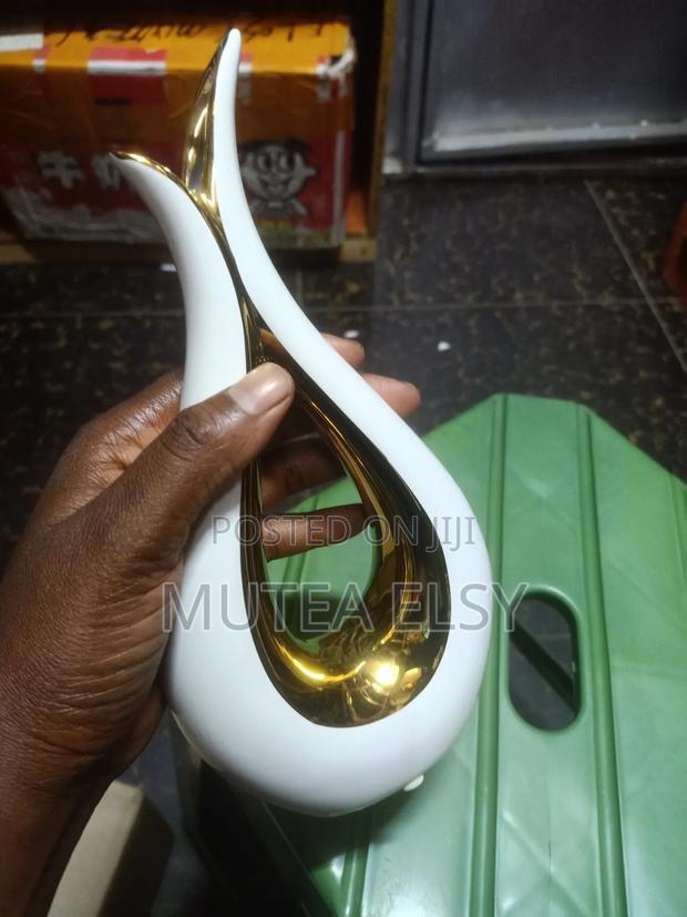 White Emerald Green Mini Executive Flower Vases - thumbnail 2