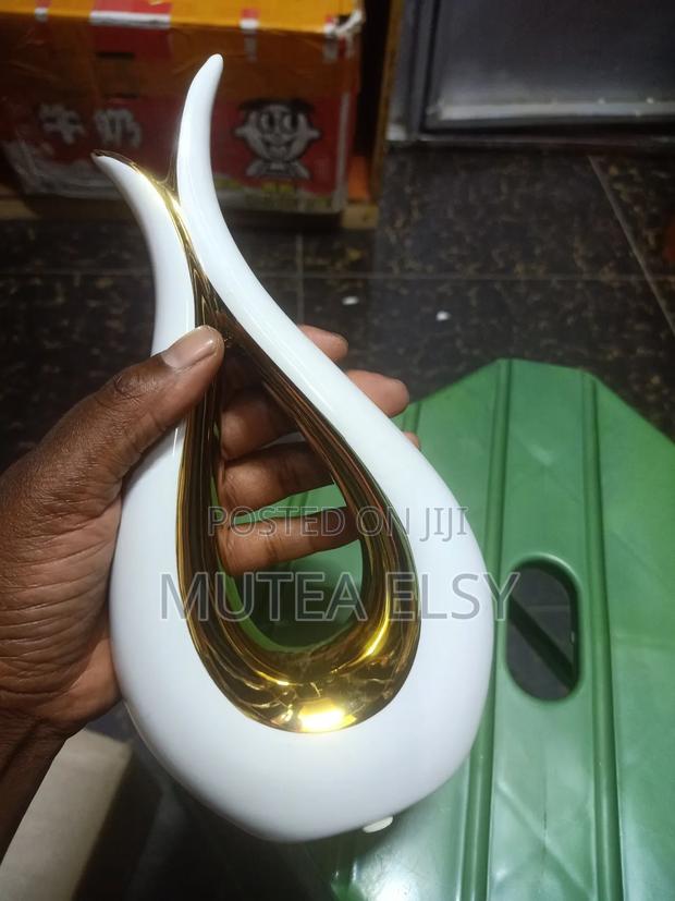 White Emerald Green Mini Executive Flower Vases - thumbnail 3