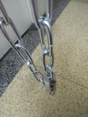 Metalic Strong Durable Security Chain With a Lock Gate and Bicycle