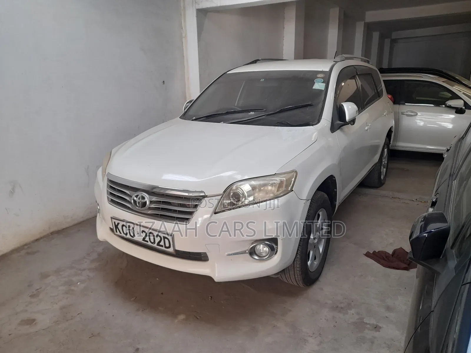 Toyota Vanguard 2012 White