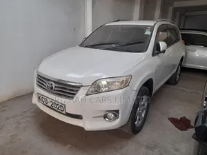 Toyota Vanguard 2012 White