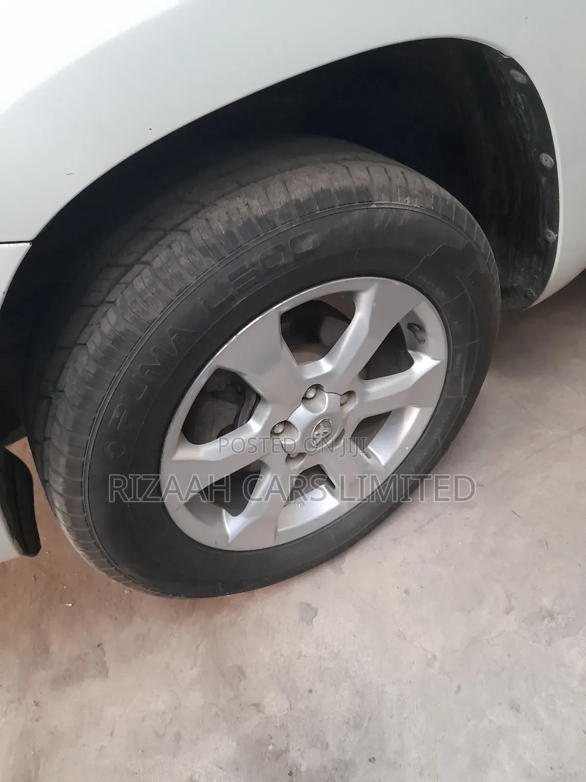 Toyota Vanguard 2012 White