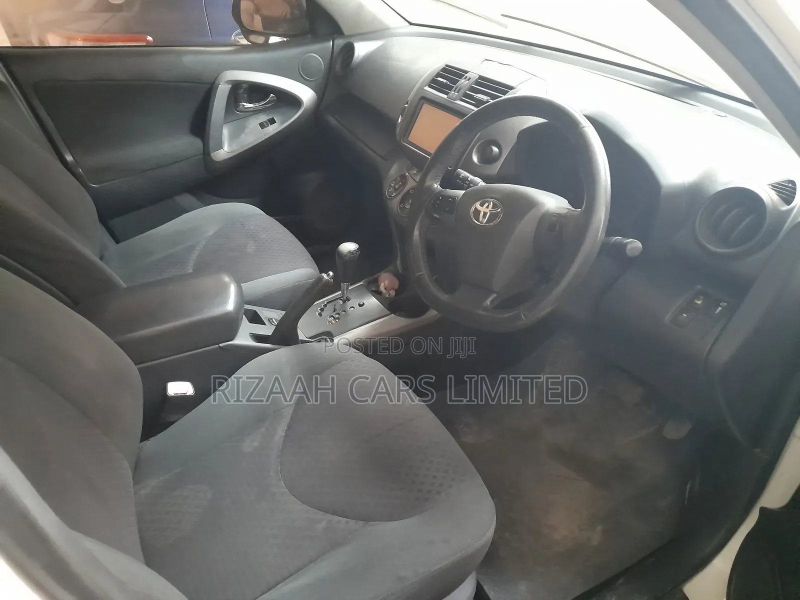 Toyota Vanguard 2012 White