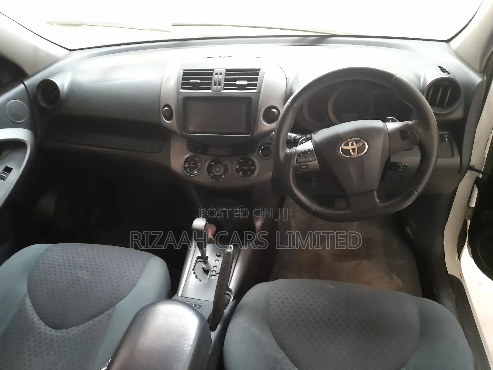 Toyota Vanguard 2012 White