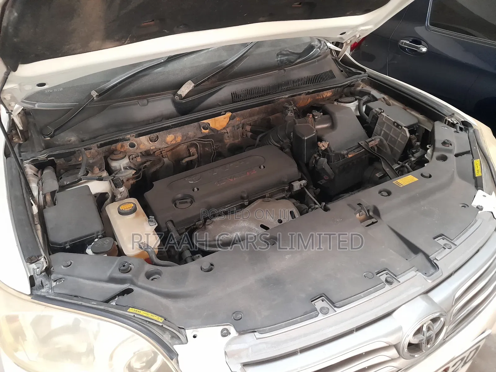 Toyota Vanguard 2012 White