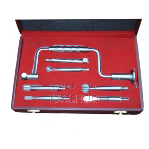 Cranial Hand Drill – Manual Neurosurgical Instrument - main view