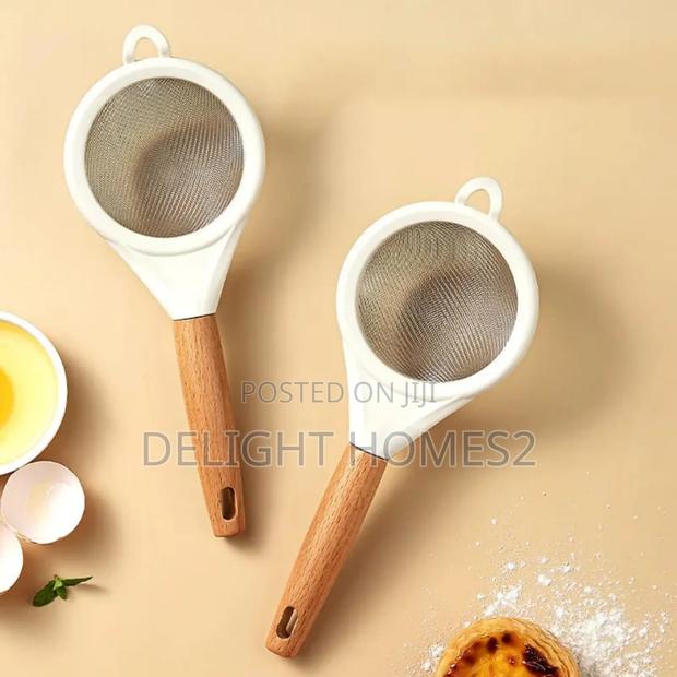 *Wooden Handle Stainless Steel Fine Mesh Sieve/Strainer-Car - main view