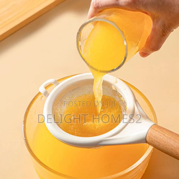 *Wooden Handle Stainless Steel Fine Mesh Sieve/Strainer-Car - thumbnail 3