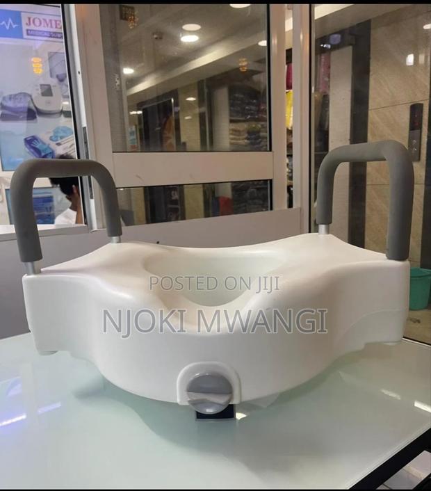 Toilet Raiser With Handles - main view