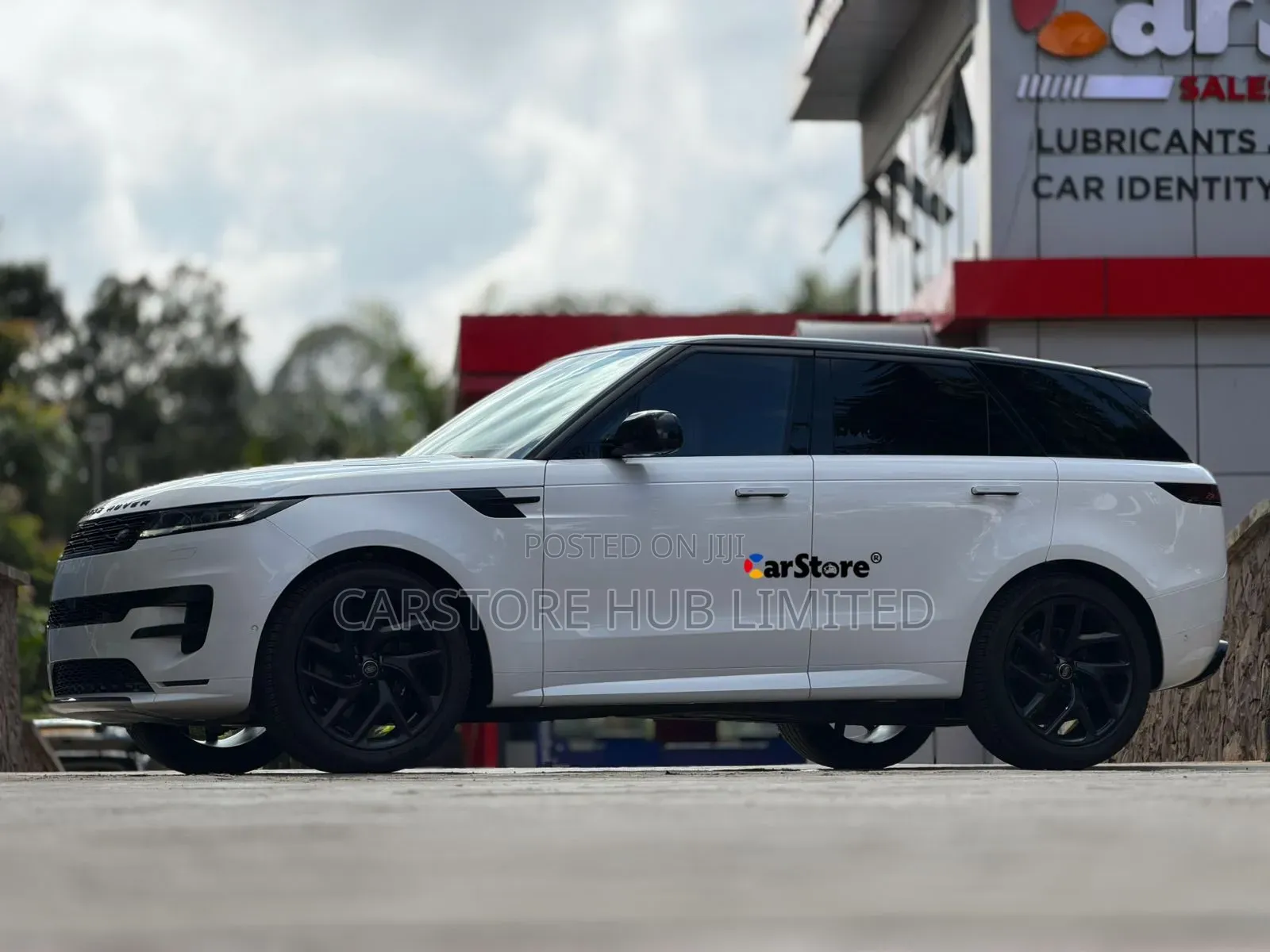 Land Rover Range Rover Sport SE 2024 White